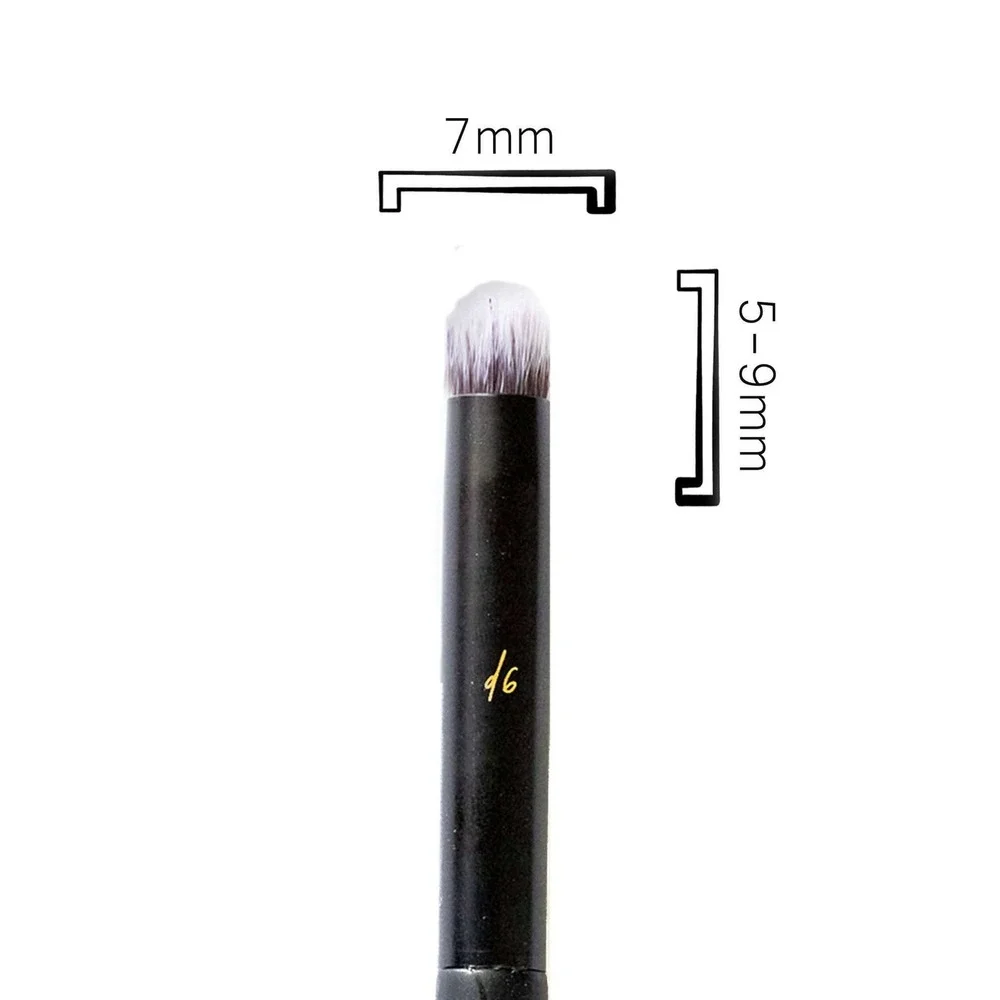 Siara Martin Beauty d6 Extra Small D-Round Synthetic Eyeshadow Concealer Brush